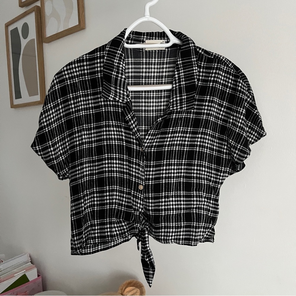 Aritzia Wilfred Free - Shortsleeve Plaid Front Tie Blouse
